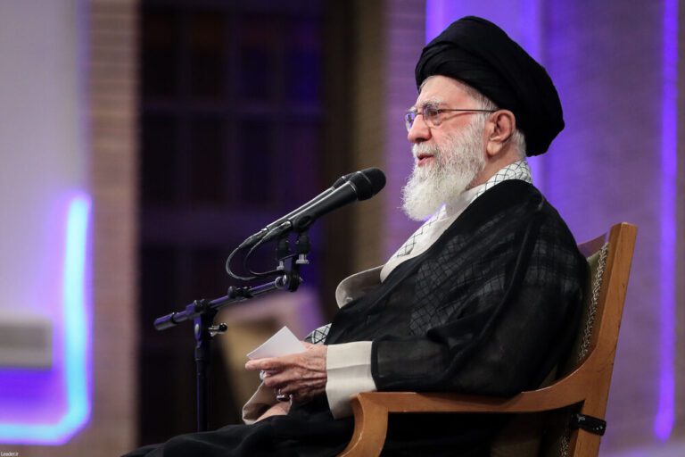 رهبر انقلاب اسلامی ایران