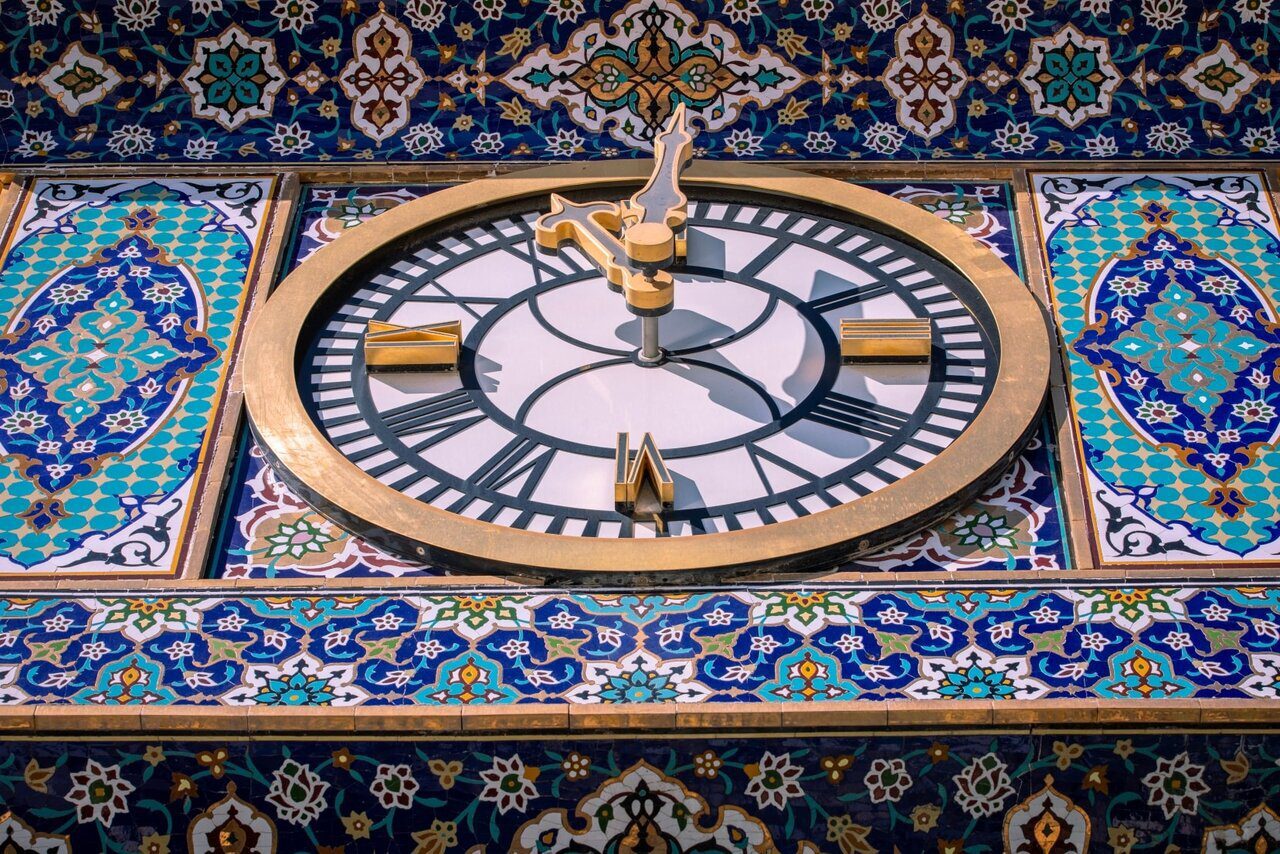 برج ساعت حرم حضرت عباس(ع)؛ ترکیبی از میراث و زیبایی مدرن + عکس