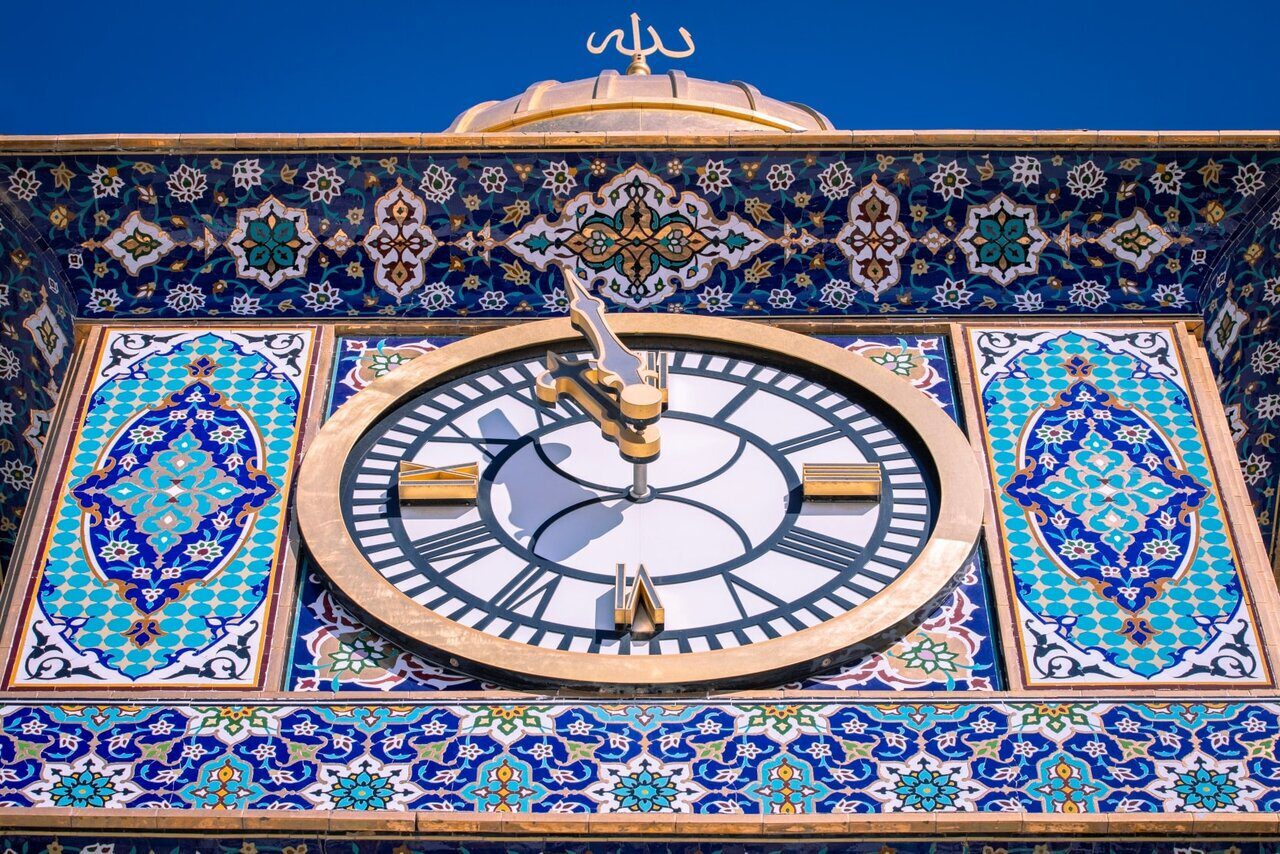 برج ساعت حرم حضرت عباس(ع)؛ ترکیبی از میراث و زیبایی مدرن + عکس