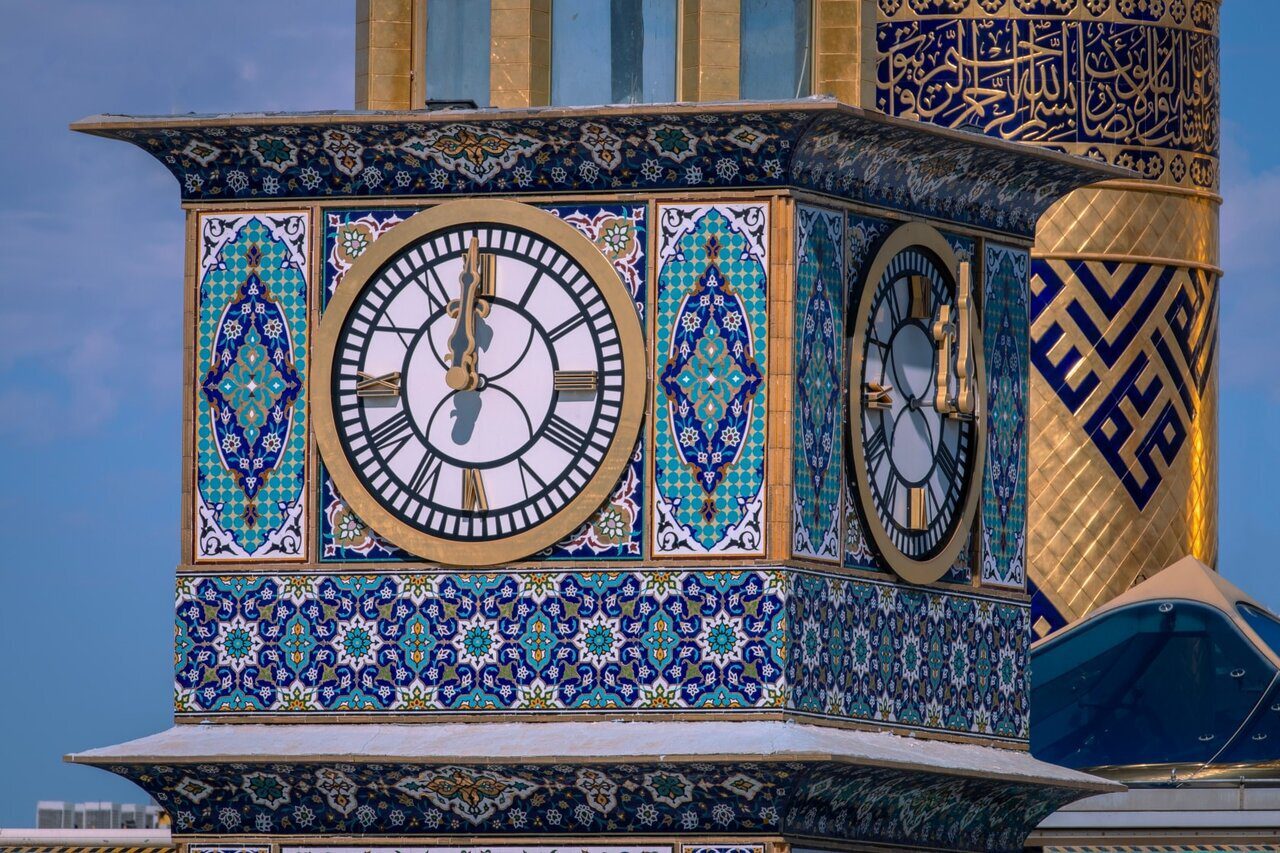 برج ساعت حرم حضرت عباس(ع)؛ ترکیبی از میراث و زیبایی مدرن + عکس