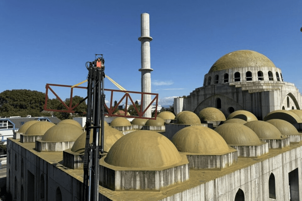 بزرگ‌ترین مسجد اروپا زیر سایه مناقشه سیاسی