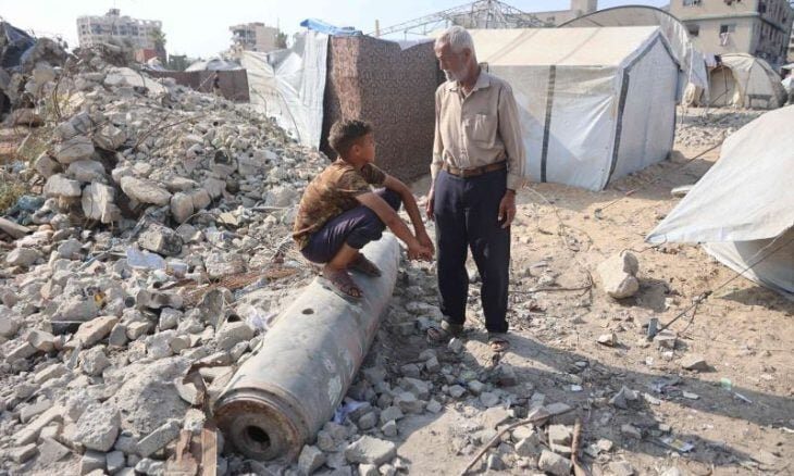 بمب‌های پنهان زیر آوار غزه: پاکسازی کامل ۳۰ سال طول می‌کشد