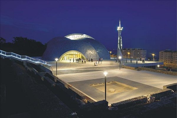 مسجد «رییکا» با طراحی انتزاعی در کرواسی