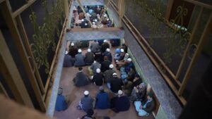 کرسی تلاوت و تفسیر قرآن کریم