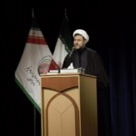 در مقابله با معاندان و دشمنان اسلام باید با صلابت و اقتدار صحبت کرد